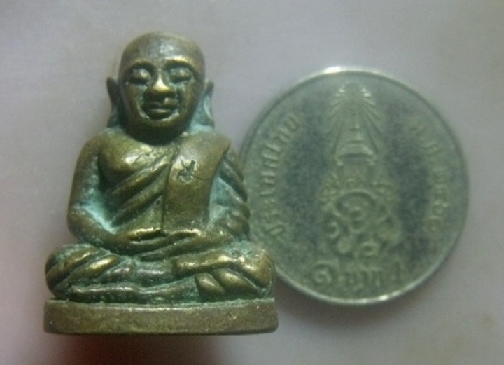 **เบา​ๆ​**รูปหล่อหลวงพ่อเงิน วัดบางคลาน เนื้อทองผสม เก่าๆ**เนื้อจัด ตอกโค้ด สวยๆ 