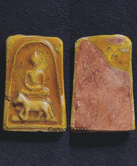 พระพุทธ ทรงสัตว์ เนื้อผง เคลือบเขียว เก่าครับ