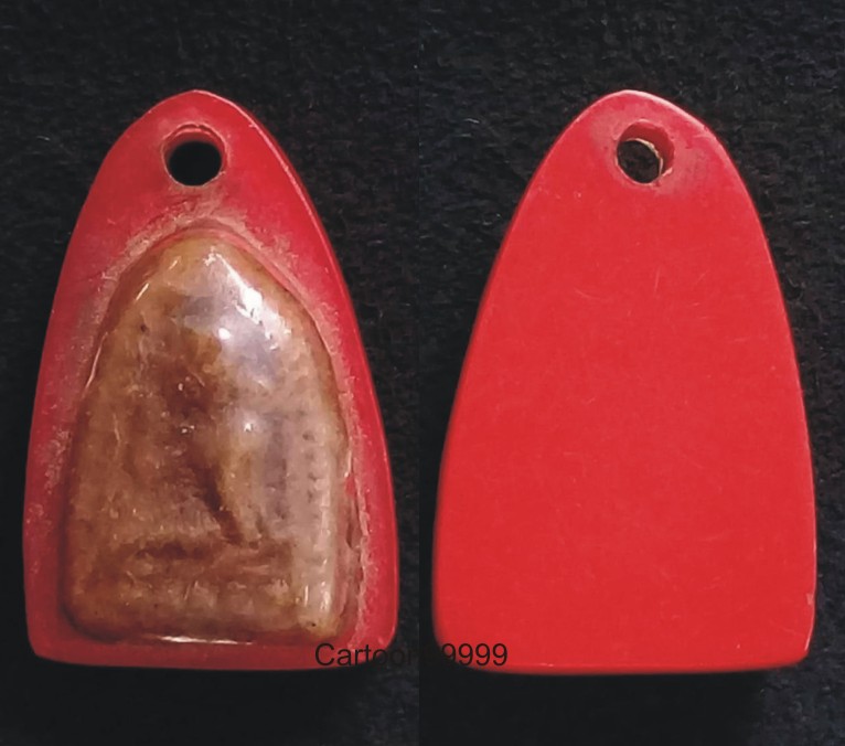 นางกวักข้างเม็ด หลวงพ่อกวย วัดโฆสิตาราม ชัยนาทครับผม เนื้อผงพุทธคุณล้วน หายากครับผม   