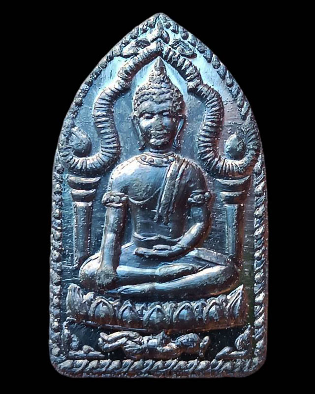 2.พระยอดขุนพลปั๊ม หลวงพ่อฑูรย์ วัดโพธินิมิตร เนื้อชินพิมพ์เล็ก พ.ศ. 2527 สูง 3 ซ.ม. สร้างจากเนื้อชิน