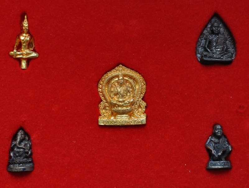 หลวงพ่อคูณ รุ่น เฮงให้รวย 