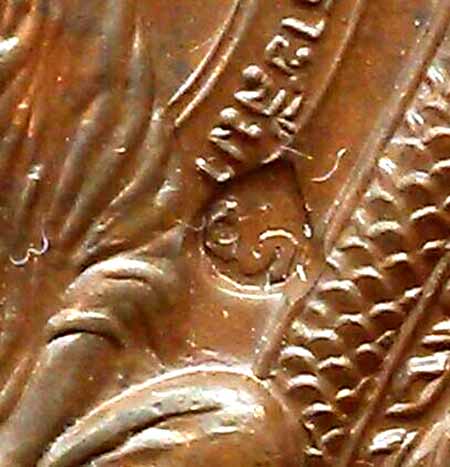 *เหรียญนั่งพาน วัดบ้านคลอง ชลบุรี รุ่นแรก ปี๒๕๓๗ เนื้อทองแดง โค๊ด ยะ กล่องเดิม*