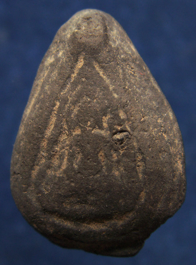 พระสังกัจจายน์เนื้อดิน กรุน้ำมนต์ จ.สุโขทัย สูง 2 ซ.ม.