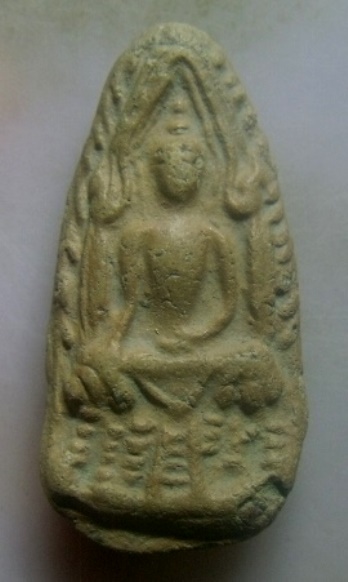 **เบา​ๆ​**พระพุทธนั่งปางมารวิชัย เนื้อดิน เก่าๆ ไม่ทราบที่**เนื้อจัด สวยๆ เชิญชมครับ