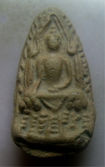 **เบา​ๆ​**พระพุทธนั่งปางมารวิชัย เนื้อดิน เก่าๆ ไม่ทราบที่**เนื้อจัด สวยๆ เชิญชมครับ