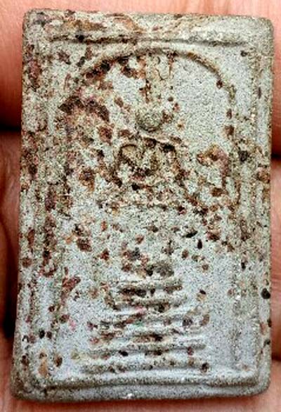 สมเด็จเนื้อผง มีคราบปลวก