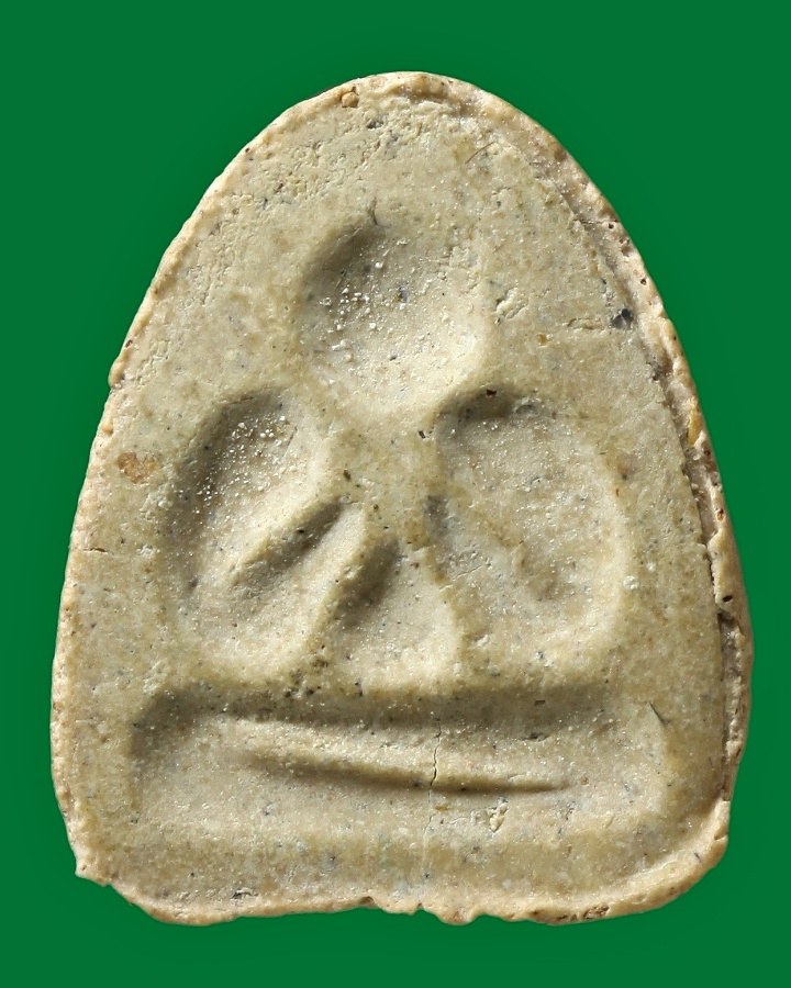 พระปิดตาหลังแบบเนื้อผงพุทธคุณหลวงพ่อแก้ว วัดเครือวัลย์ ชลบุรี (ย้อนยุค)