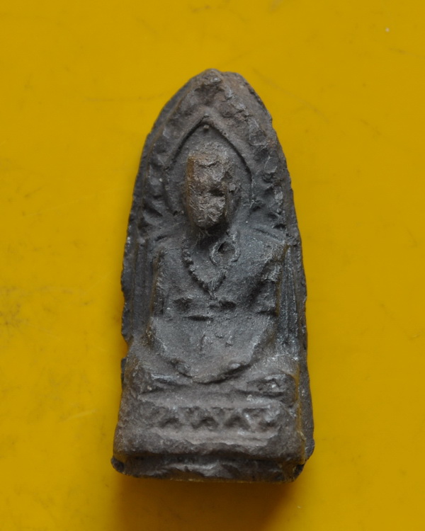 พระผงรูปเหมือนพิมพ์พระรอด ครูบาพรหมมา พรหมจักโก 