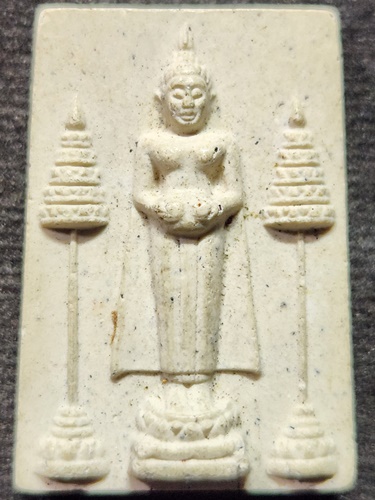 วัดเพชรสมุทรวรวิหาร จังหวัดสมุทรสงคราม พระผงหลวงพ่อวัดบ้านแหลม ด้านหลังเป็นยันต์ห้า  2530