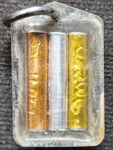 วัดกาหลง จังหวัดสมุทรสาคร รูปถ่ายแม่นางกวัก หลวงพ่อสุด สิริธโร  หลังตะกรุดสามกษัตริย์ 