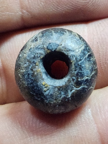 วัดพวงมาลัย สมุทรสงคราม  เม็ดประคำใบลาน หรือ พิศมร (ลูกสะกด) หลวงพ่อแก้ว 