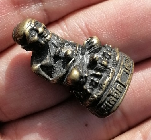 พระไม่ทราบที่ เคาะเดียว   