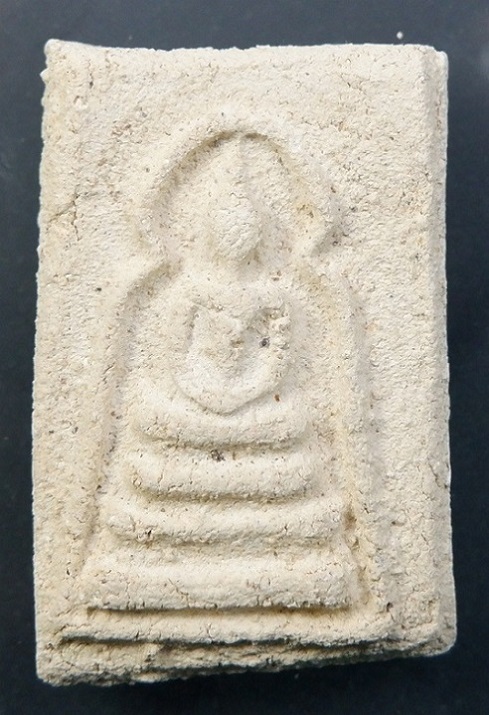 พระผงหลวงพ่อกึ๋น วัดดอนยานนาวา จ.กรุงเทพฯ ปี 2489 พระดี ผงดี พุทธคุณสูง สวยครับ