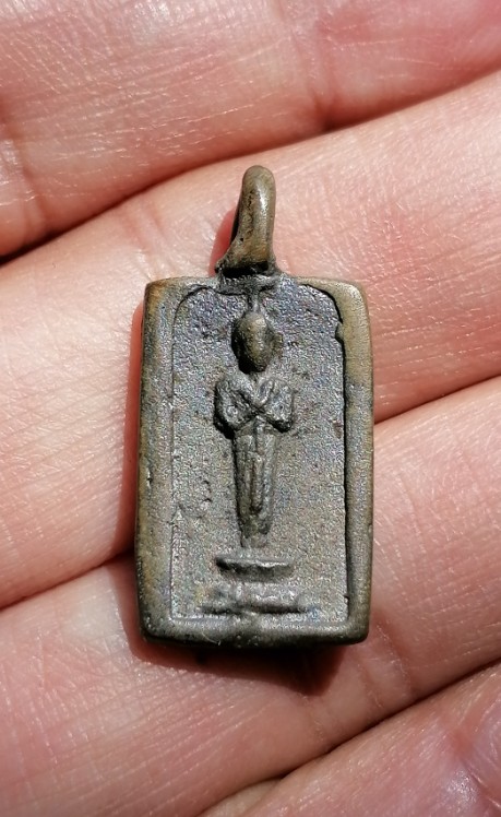 เหรียญหล่อโบราณ ปางรำพึง​ หลวงพ่อจง​ วัดหน้าต่างนอก​ ออกวัดห้วยสุวรรณ​ ปี​ 2494 เคาะเดียว    