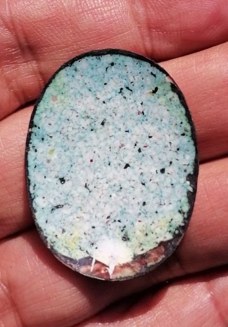 ล็อคเก็ตพิมพ์ใหญ่รูปไข่ หลวงปู่ทิม อิสริโก ออกวัดโพธิสัมพันธ์ ปี 2517 เคาะเดียว