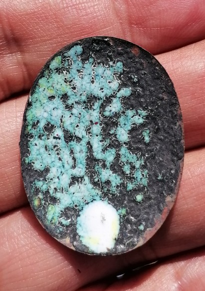 ล็อคเก็ตพิมพ์ใหญ่รูปไข่ หลวงปู่ทิม อิสริโก ออกวัดโพธิสัมพันธ์ ปี 2517 เคาะเดียว