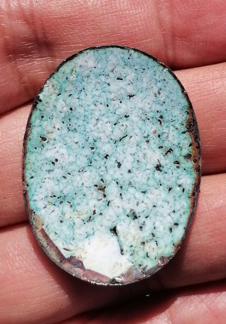 ล็อคเก็ตพิมพ์ใหญ่รูปไข่ หลวงปู่ทิม อิสริโก ออกวัดโพธิสัมพันธ์ ปี 2517 เคาะเดียวโ