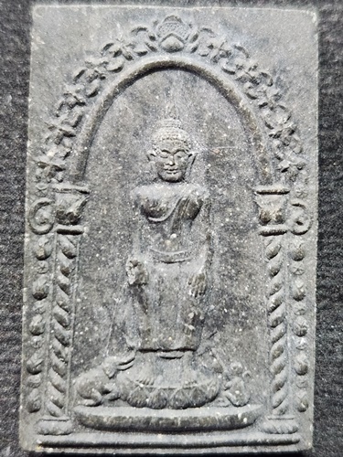 วัดป่าเลไลยก์ อ.เมือง จ.สุพรรณบุรี  พระผงหลวงพ่อโต สร้างด้วยเนื้อรักเก่าทองเก่า