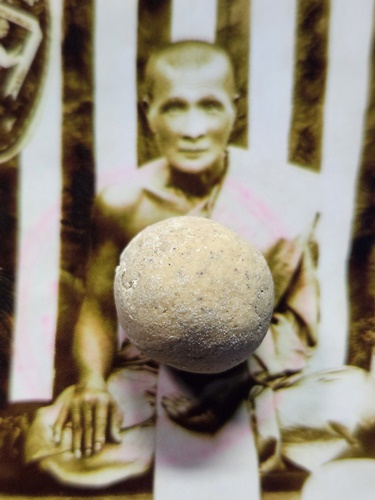 วัดบางกะพร้อม  สมุทรสงคราม ลูกอม หลวงพ่อคง 