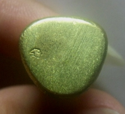 **เบาๆ**หลวงปู่ทวด พิมพ์บัวรอบ วัดในหาน จ.ภูเก็ต เนื้อเปียกทอง ปี ๒๕๓๖**ตอกโค้ด สวยๆ