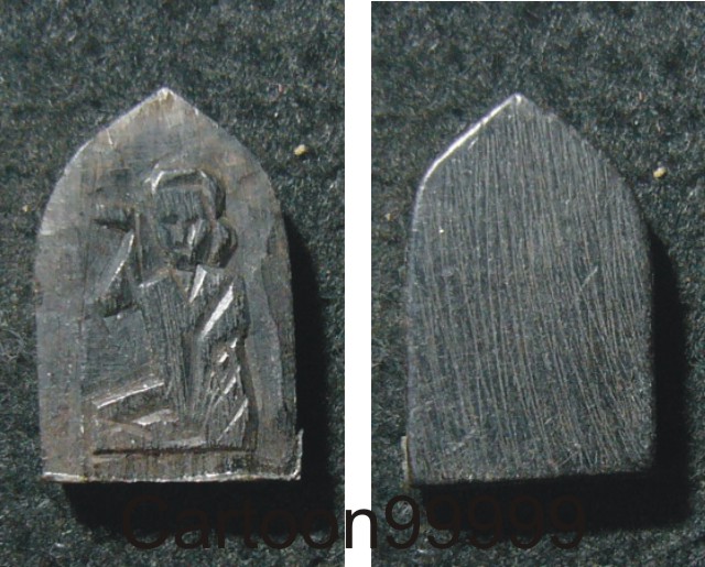 แพ็คคู่ครับ สมเด็จคะแนนเล็ก+แม่นางกวัก แกะจากไม้พญางิ้วดำครับ เก่าๆ เบาๆ ครับผม