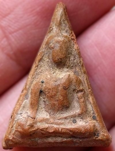 *นางพญา พิมพ์อกนูน เนื้อดิน ปี๒๔๗๒ หลวงปู่โต๊ะ วัดประดู่ฉิมพลี กทม.*