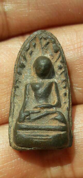 พระไม่ทราบที่ เคาะเดียว   