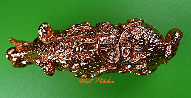 หมูทองแดงคาบแก้วหลวงพ่อพิเชฐ วัดโคกหม้อ ลพบุรี .5490.