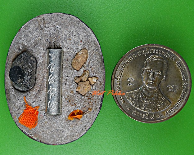 ล็อกเก็ตรุ่นแรกหลวงพ่อเอนก วัดปรีดาราม นครปฐม .5593.