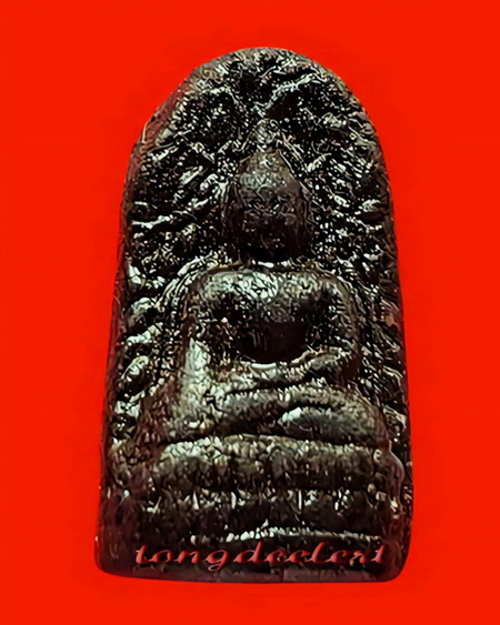 พระคงเนื้อผงใบลานลงรัก หลวงปู่ดี วัดเทวสังฆาราม(วัดเหนือ) จ.กาญจนบุรี ปี 2481 หายากค่ะ