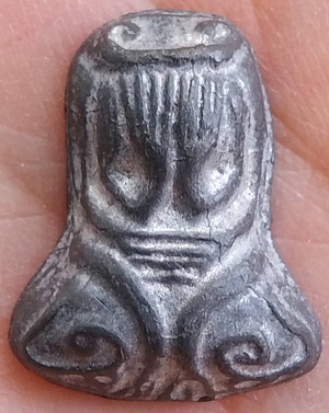 *พระปิดตา พิมพ์นะหัวเข่า เนื้อชิน ท่านเจ้าคุณผล วัดหนัง ฝั่งธนฯ*