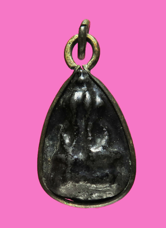 พระกลีบบัว พิมพ์ปิดตา เนื้อตะกั่วชุบรัก เก่า ไม่ทราบสำนัก