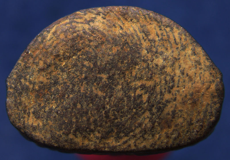 หลวงปู่เฮี้ยง วัดป่า จ.ชลบุรี ปิดตาลอยองค์ยอดบายศรี เนื้อผงคลุกรัก ผสมผงหลวงพ่อแก้ว หายากมาก