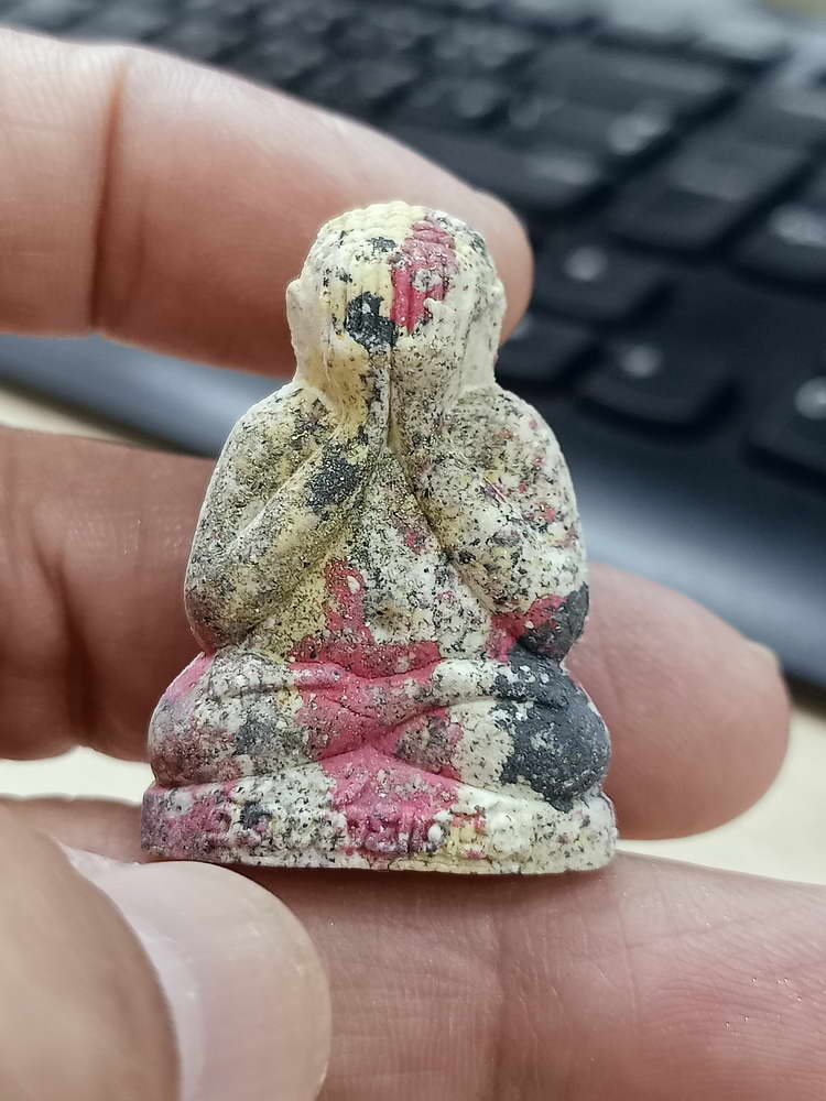 4-631 พระปิดตาตุ๊กตา เศรษฐีมหาลาภ หลวงพ่อพัฒน์ วัดห้วยด้วน จ.นครสวรรค์ 2564 พิมพ์ใหญ่ กล่องเดิม