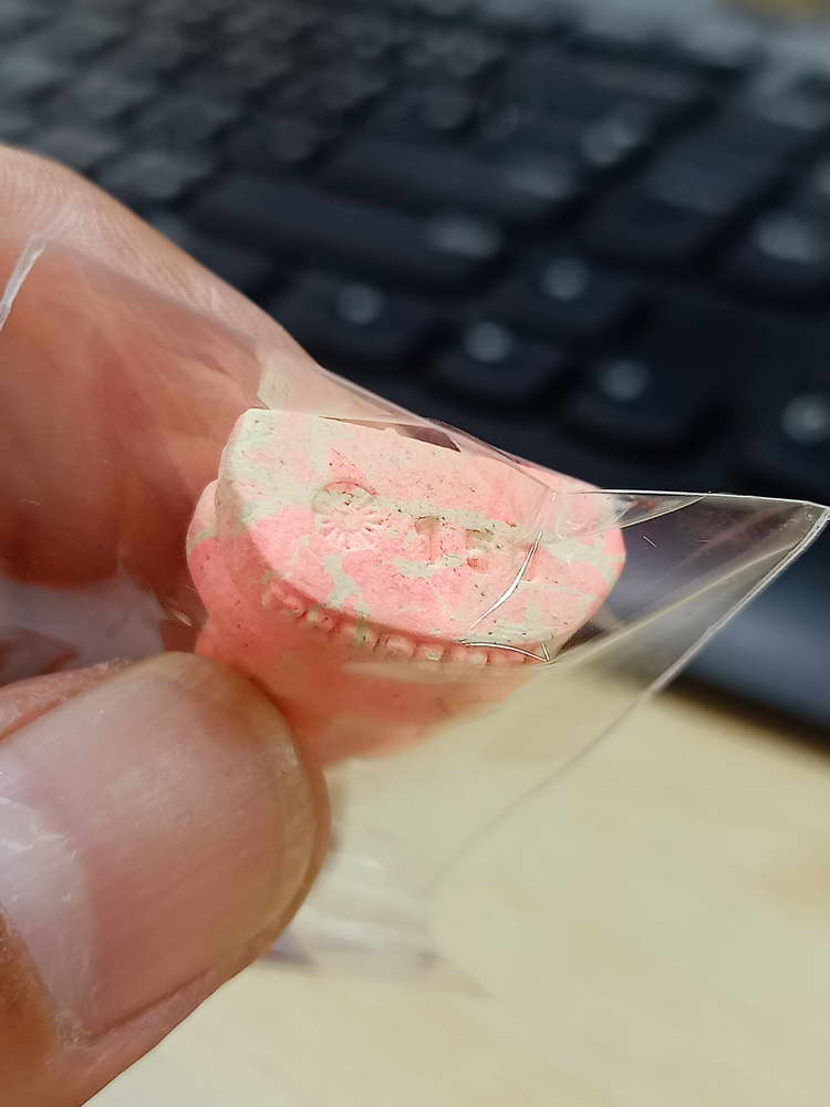 4-632 พระปิดตาตุ๊กตา เศรษฐีมหาลาภ หลวงพ่อพัฒน์ วัดห้วยด้วน จ.นครสวรรค์ 2564 พิมพ์เล็ก กล่องเดิม