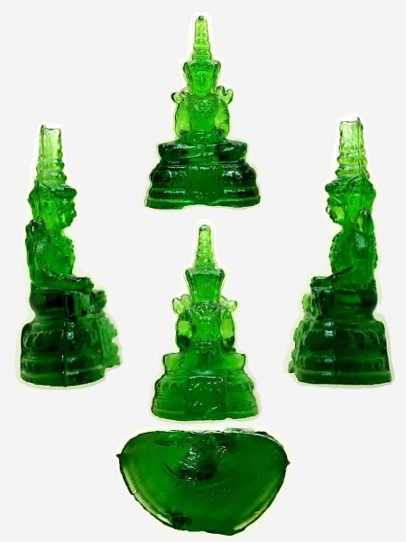 พระแก้วมรกต ปี2500 เนื้อแก้วสีเขียว พิธี 25 พุทธศตวรรษ