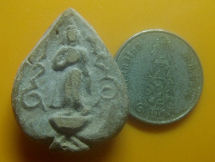 **เบาๆ**พระกลีบบัวลีลาเปลวเพลิงข้างยันต์ เนื้อดิน หลวงพ่ออ่ำ วัดชีปะขาว จ.สุพรรณบุรี**เก่าๆ สวยๆ 