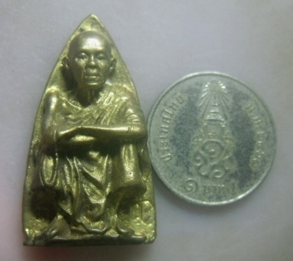 **เบาๆ**หลวงพ่อคูณ พิมพ์หลังเตารีด วัดบ้านไร่ รุ่นเฮงคูณเฮง จ.นครราชสีมา ปี ๒๕๓๖**สวยๆ 