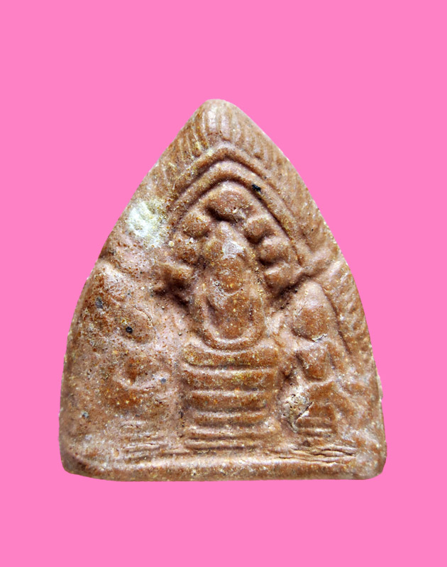 พระสาม เนื้อผงน้ำมัน หลังยันต์