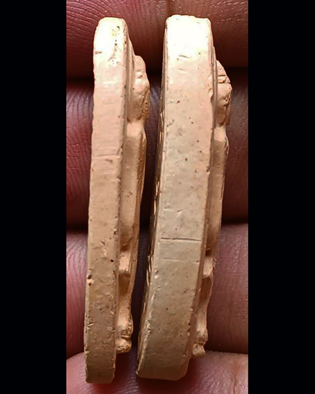 7.พระ 25 พุทธศตวรรษ เนื้อดินแร่ อย่างหนา พร้อมกล่องกำมะหยี่สวยงาม