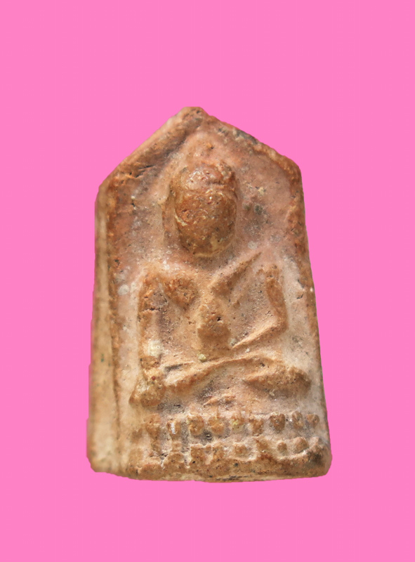 พระชัยวัฒน์ครึ่งซีก เนื้อดิน เจ้าคุณศรีฯ(สนธิ์) วัดสุทัศน์ ฯ