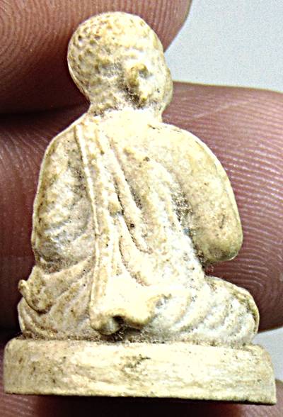 ๒๐ พระสีวลีจกบาตร เนื้อผง