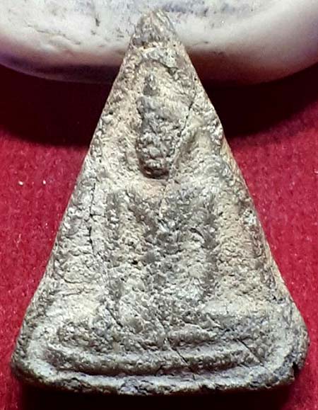 *พระหลวงพ่อโบสถ์น้อย เนื้อดิน รุ่นแรก ปี๒๔๘๘ วัดอมรินทรารามวรวิหาร กรุงเทพฯ*