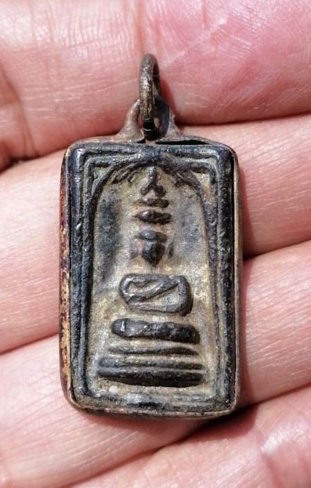 พระเนื้อชินพร้อมกรอบเก่าๆ​ไม่ทราบที่ เคาะเดียว    