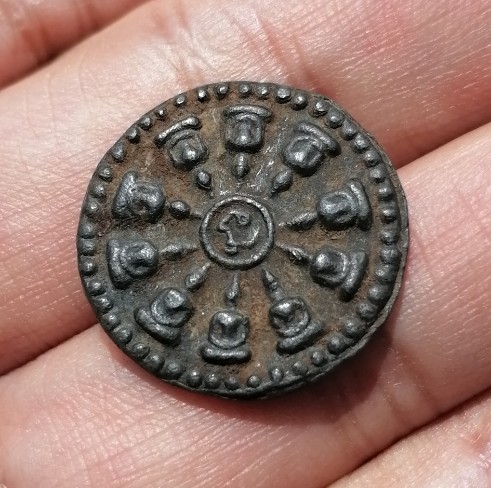 พระเนื้อชินไม่ทราบที่​ เคาะเดียว    