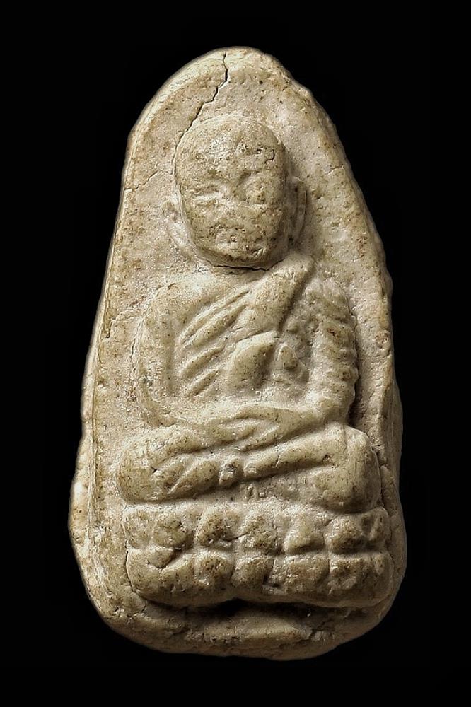 พระเนื้อผงหลวงปู่ทวดวัดช้างไห้