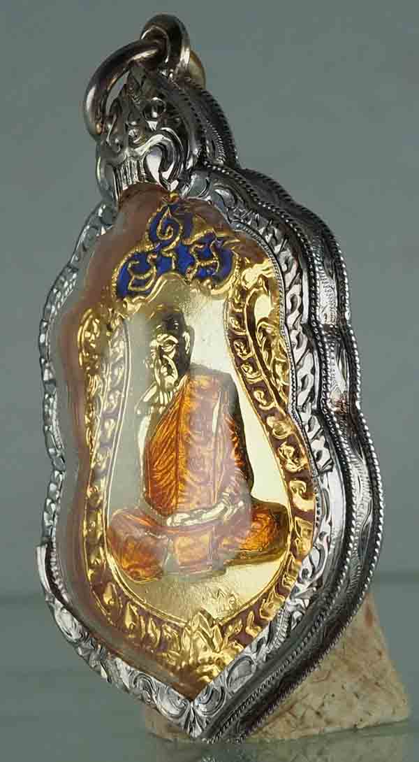 เหรียญเสมากะหลั่ยทองลง 3 สี 3 โค้ด สวยๆ หลวงปู่ทิม มงคลศิลาฤกษ์ ปี ๒๕๓๗ เลียมเงินพร้อมใช้ครับ