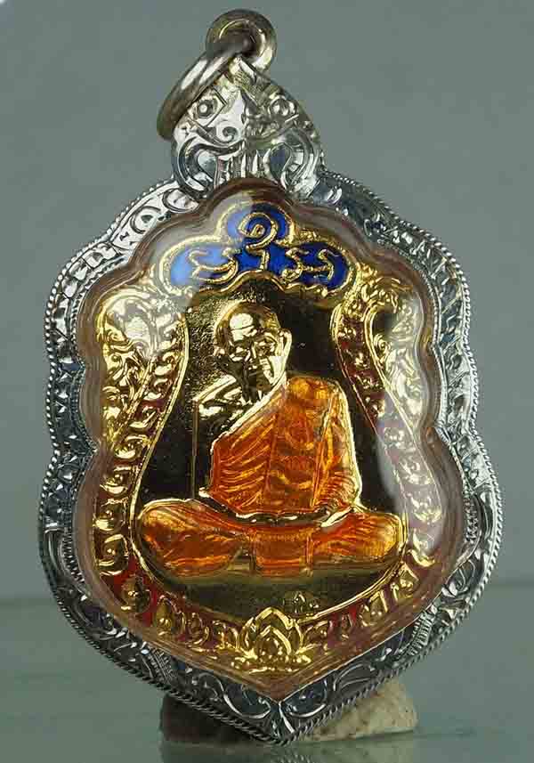 เหรียญเสมากะหลั่ยทองลง 3 สี 3 โค้ด สวยๆ หลวงปู่ทิม มงคลศิลาฤกษ์ ปี ๒๕๓๗ เลียมเงินพร้อมใช้ครับ