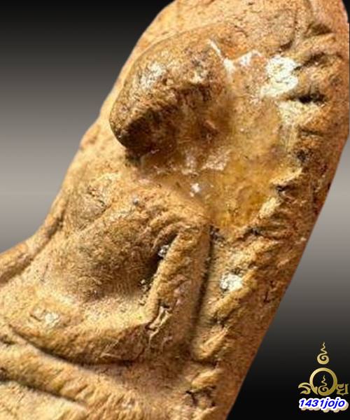 พระรอด วัดชัยพระเกียรติ เนื้อดิน ปี 2497 (ก้น ๕) จ.เชียงใหม่ ++บัตรรับรอง