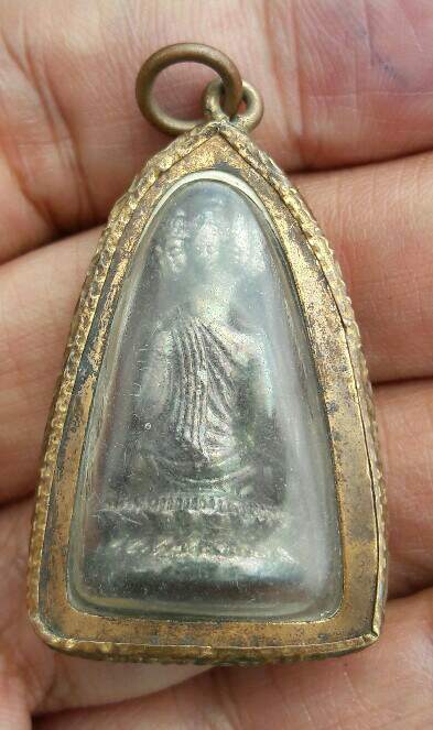 พระไม่ทราบที่ เคาะเดียว  